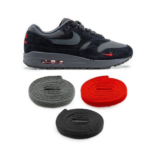 AM1 Black University red mini swoosh pack - 100cm tot 180cm